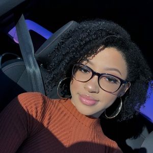 Meet your Posher, Kiana